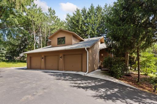 1349 Tamberwood Trail, Woodbury, MN 55125