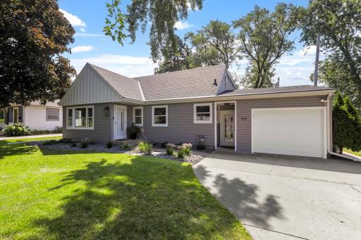 9111 Club Road, Minneapolis, MN 55426