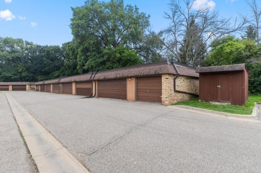 2007 E 122nd Street, B2, Burnsville, MN 55337