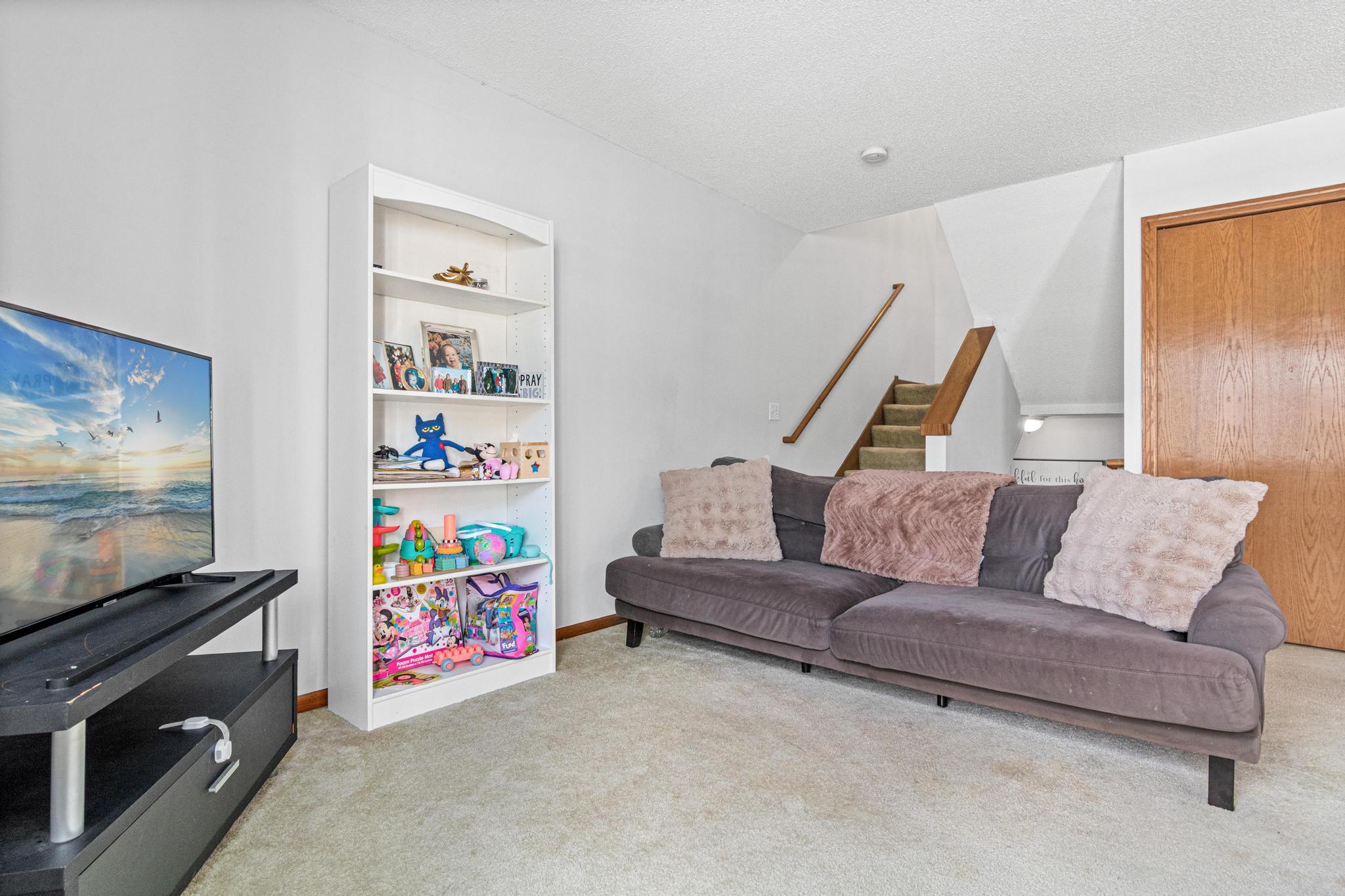 10940 Johnson St NE, Blaine-6.jpg