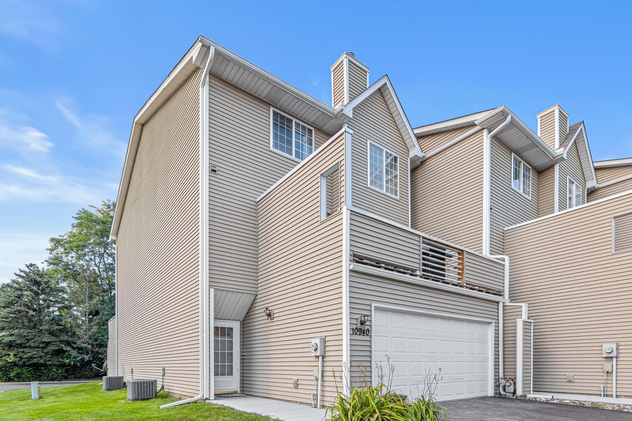10940 Johnson St NE, Blaine-26.jpg