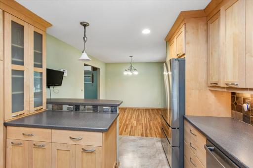 Beautiful cabinets and countertops!