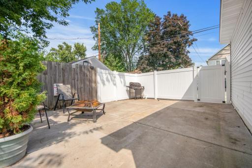 3910 Girard Avenue N, Minneapolis, MN 55412
