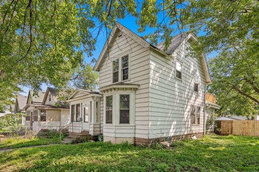 886 Edmund Avenue, Saint Paul, MN 55104