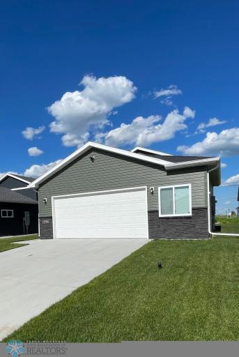 6746 Joseph Street, Horace, ND 58047