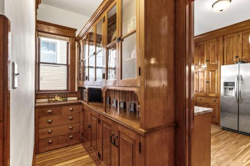 542 Portland Avenue, Saint Paul, MN 55102