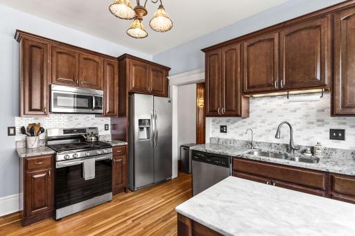 542 Portland Avenue, Saint Paul, MN 55102