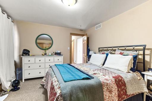 542 Portland Avenue, Saint Paul, MN 55102