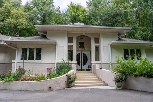 5870 Blackberry Bridge Path, Inver Grove Heights, MN 55076
