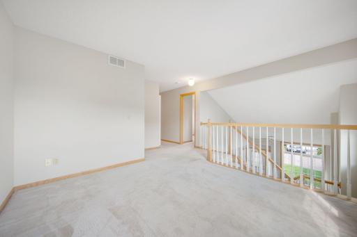 3635 Genevieve Avenue N, Oakdale, MN 55128
