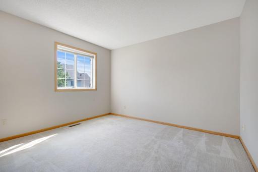 3635 Genevieve Avenue N, Oakdale, MN 55128