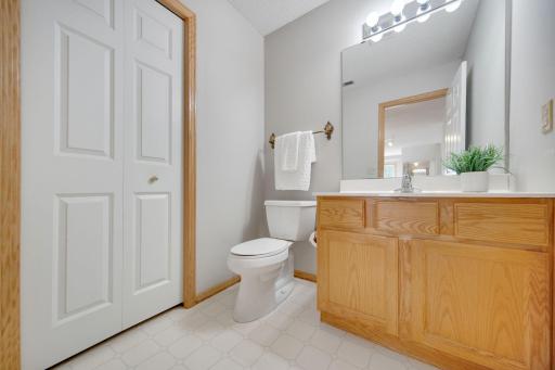 3635 Genevieve Avenue N, Oakdale, MN 55128