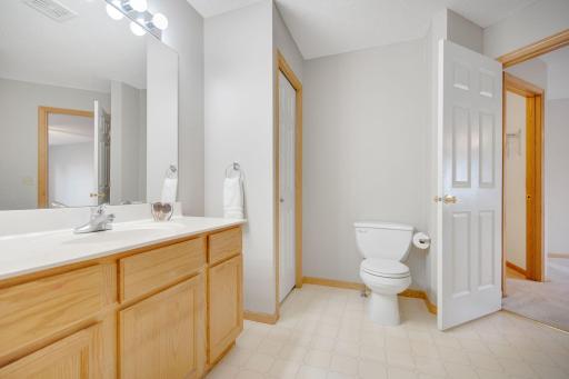 3635 Genevieve Avenue N, Oakdale, MN 55128