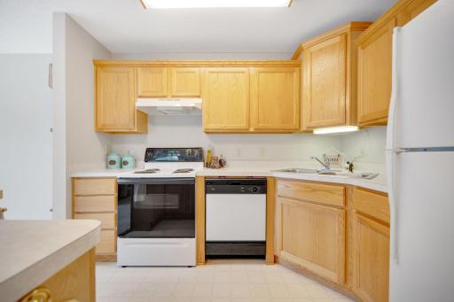3635 Genevieve Avenue N, Oakdale, MN 55128
