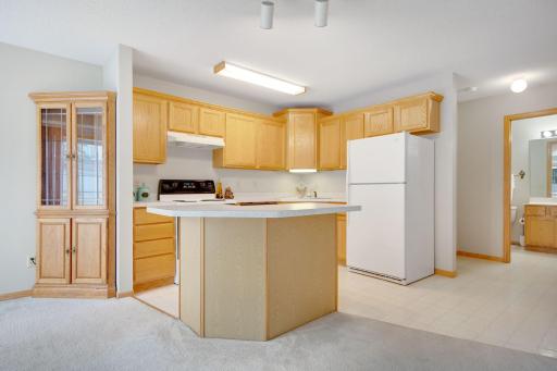 3635 Genevieve Avenue N, Oakdale, MN 55128