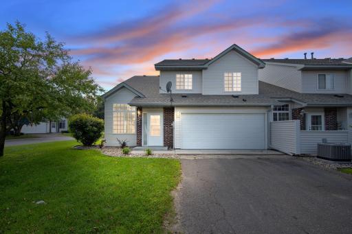 3635 Genevieve Avenue N, Oakdale, MN 55128
