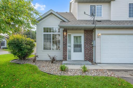 3635 Genevieve Avenue N, Oakdale, MN 55128