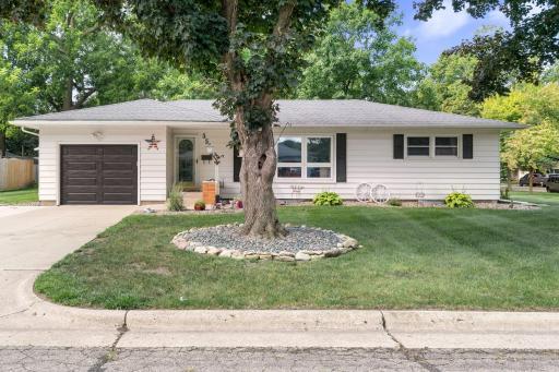 555 Maple Drive, Owatonna, MN 55060