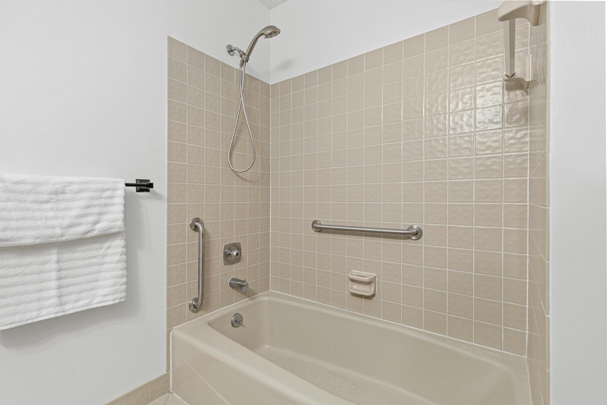 Main Floor Full Bath