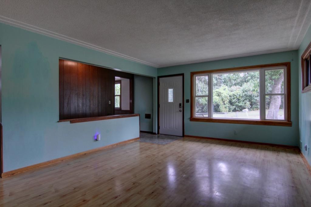 3204 Brunswick Ave S-101.jpg
