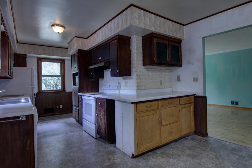 3204 Brunswick Ave S-105.jpg