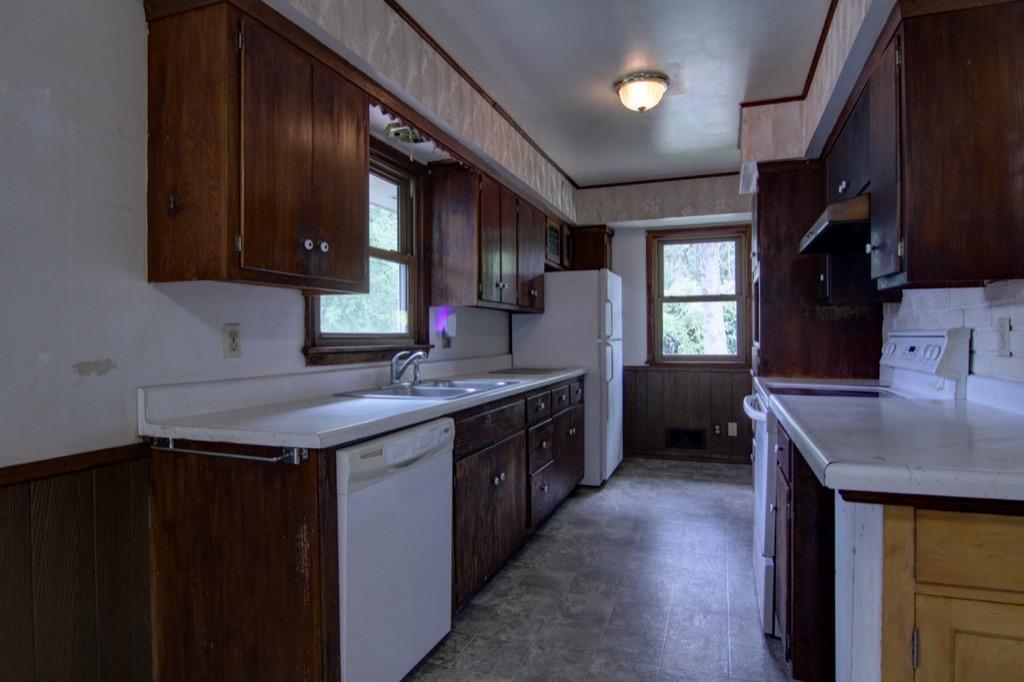 3204 Brunswick Ave S-106.jpg