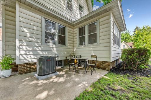 304 6th Avenue NW, Faribault, MN 55021