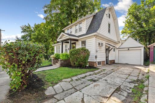 304 6th Avenue NW, Faribault, MN 55021