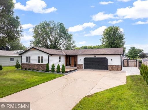 2556 Onyx Drive, Shakopee, MN 55379