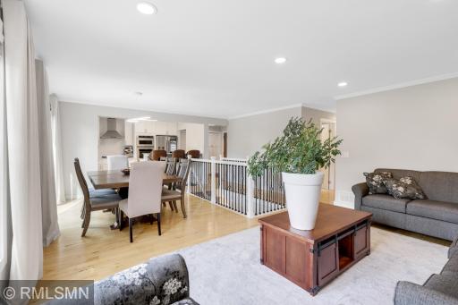 2556 Onyx Drive, Shakopee, MN 55379
