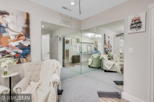 2556 Onyx Drive, Shakopee, MN 55379