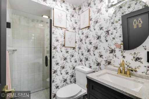 2556 Onyx Drive, Shakopee, MN 55379