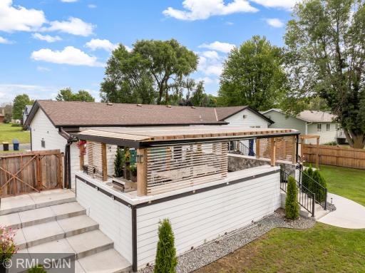 2556 Onyx Drive, Shakopee, MN 55379