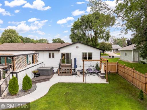 2556 Onyx Drive, Shakopee, MN 55379