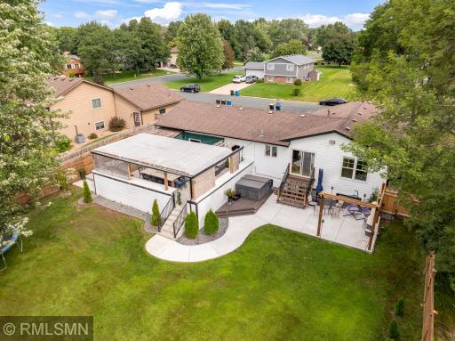 2556 Onyx Drive, Shakopee, MN 55379