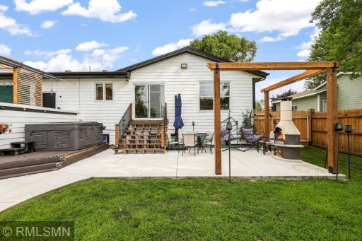 2556 Onyx Drive, Shakopee, MN 55379