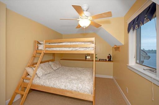 18300 672nd Ln, Jacobson, MN 55752