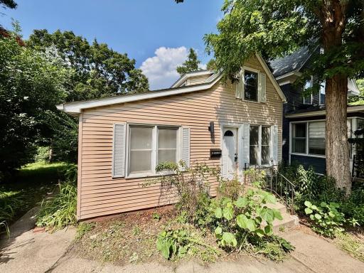 551 Saint Clair Avenue, Saint Paul, MN 55102