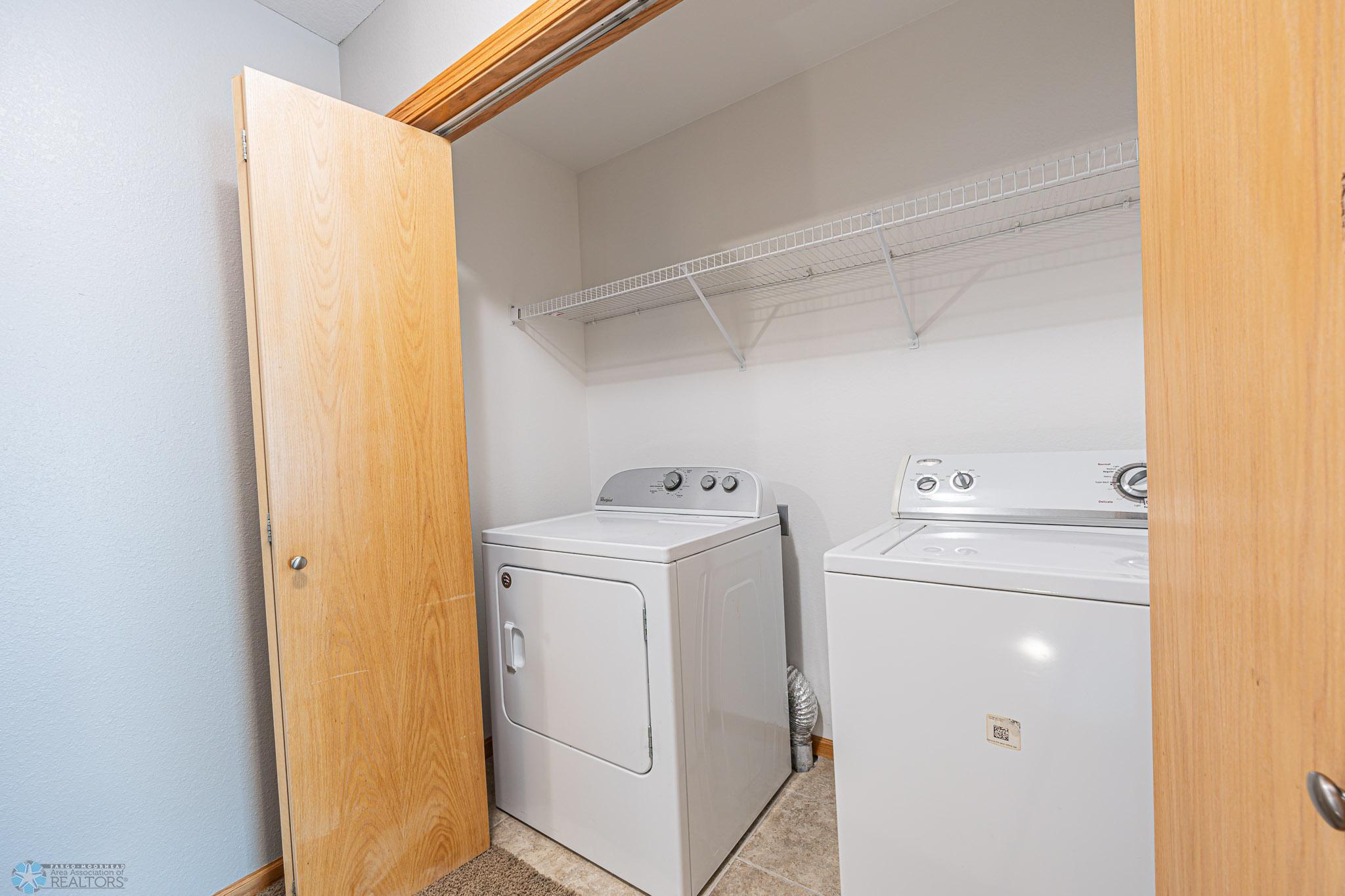 4285 Estate Dr S, Fargo, ND, 58104-13.jpg