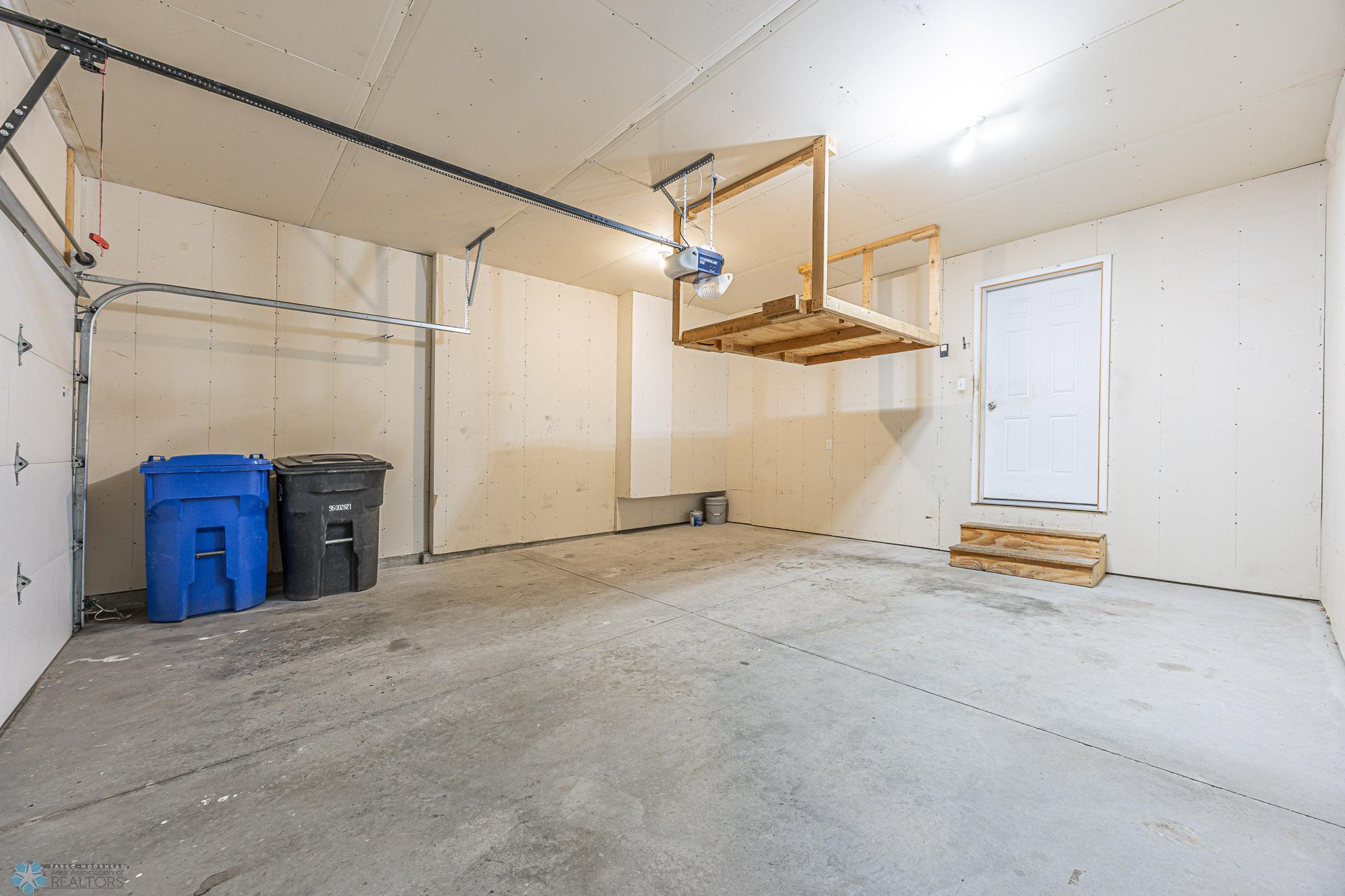 4285 Estate Dr S, Fargo, ND, 58104-30.jpg
