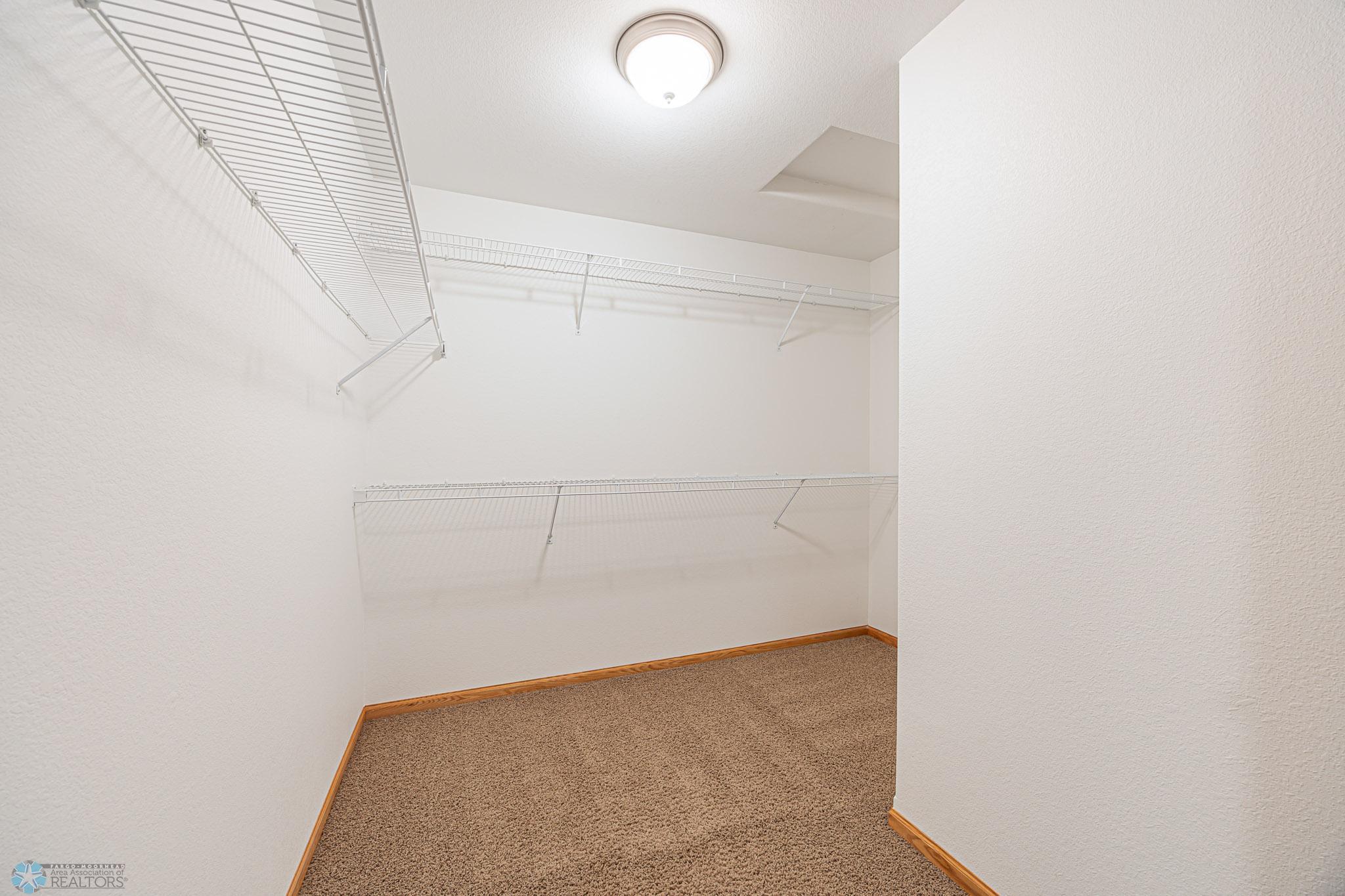 4285 Estate Dr S, Fargo, ND, 58104-18.jpg
