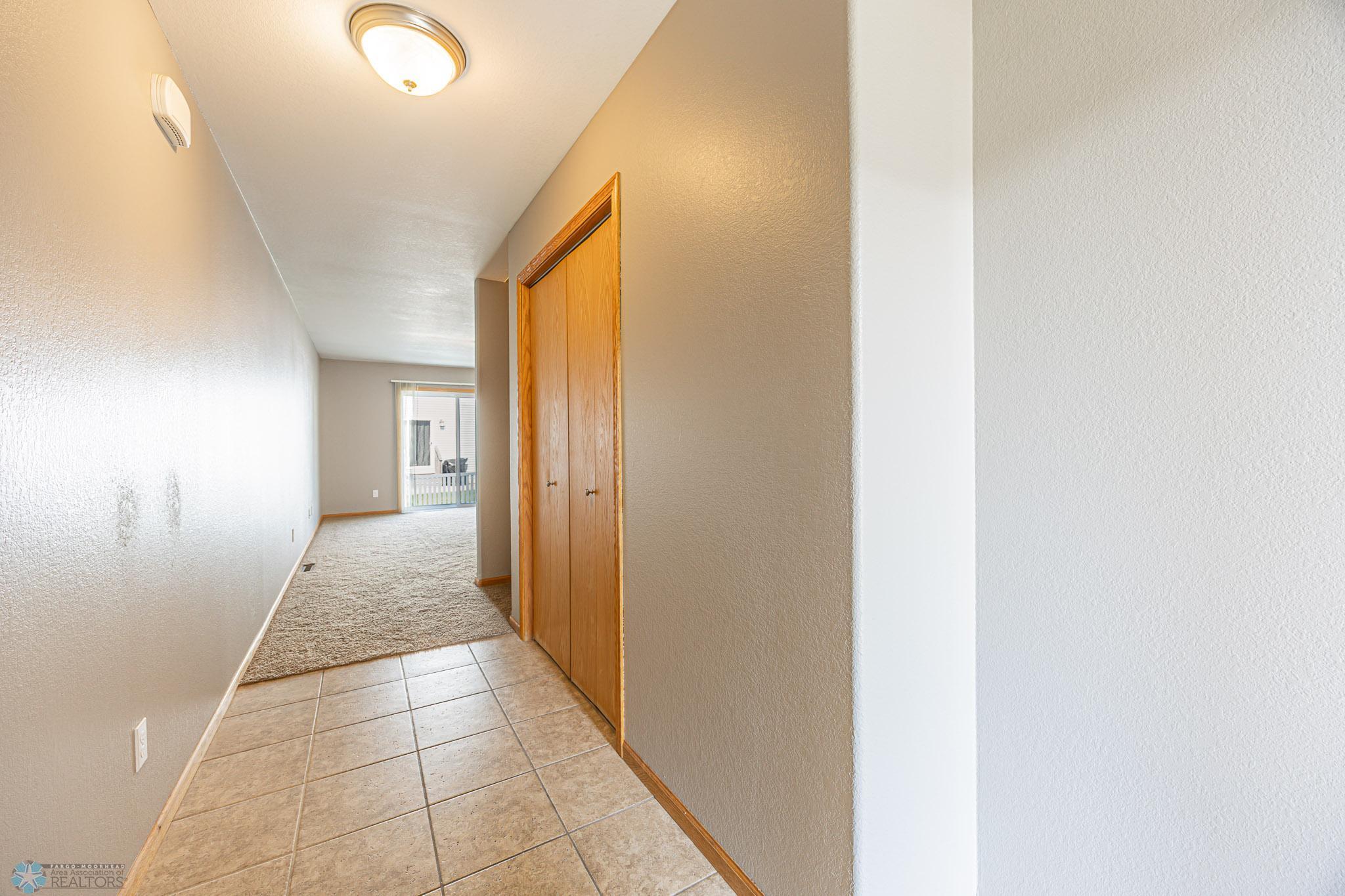 4285 Estate Dr S, Fargo, ND, 58104-4.jpg