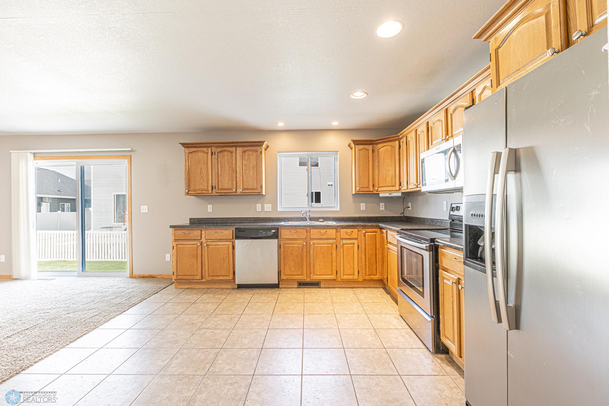4285 Estate Dr S, Fargo, ND, 58104-9.jpg