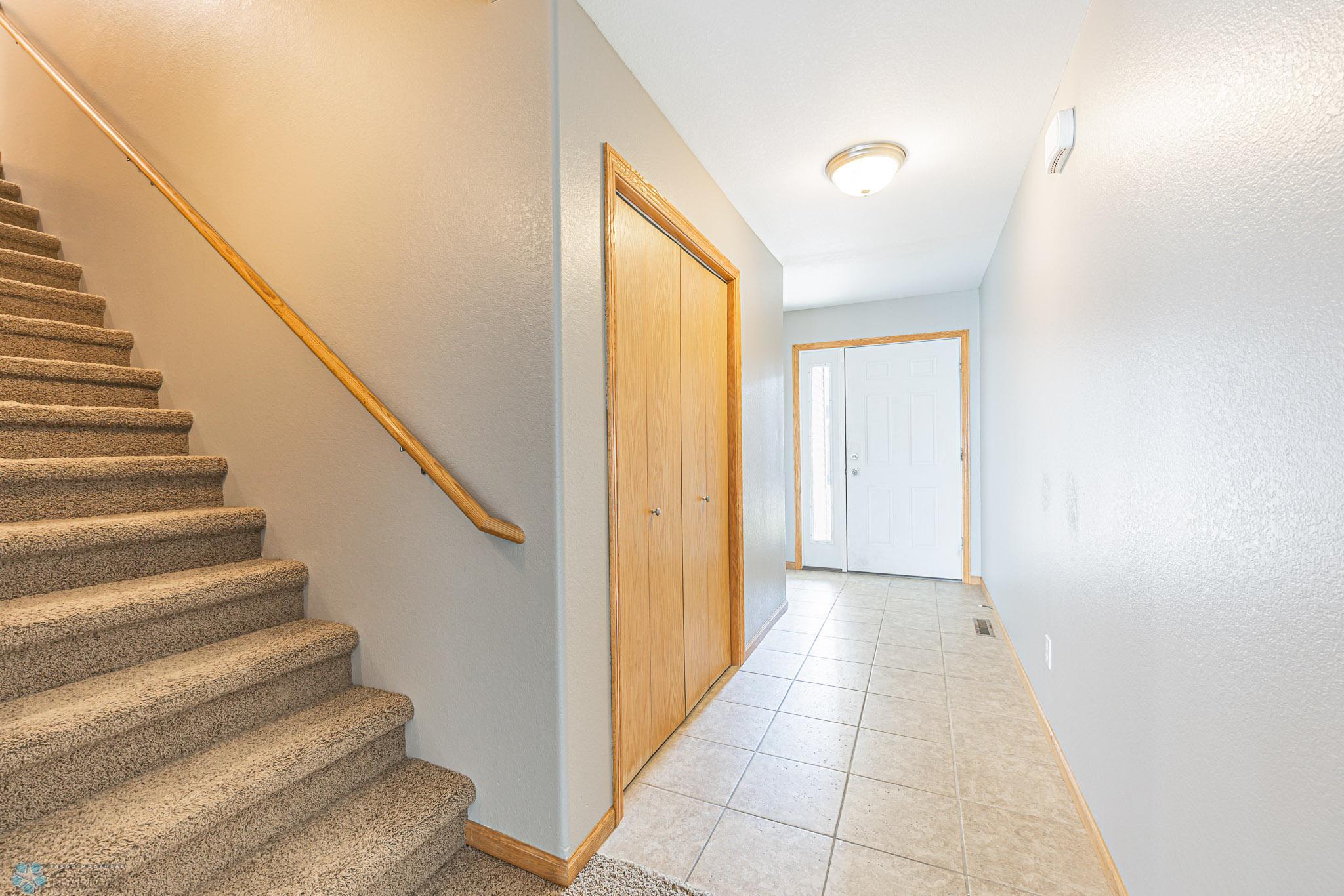 4285 Estate Dr S, Fargo, ND, 58104-5.jpg