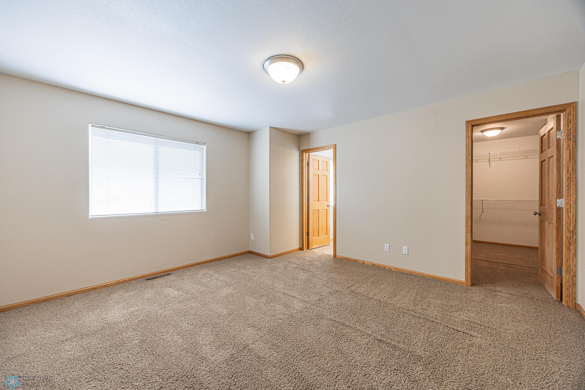 4285 Estate Dr S, Fargo, ND, 58104-14.jpg