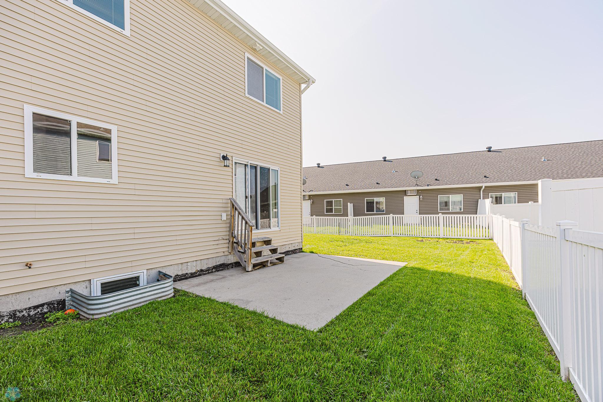 4285 Estate Dr S, Fargo, ND, 58104-32.jpg