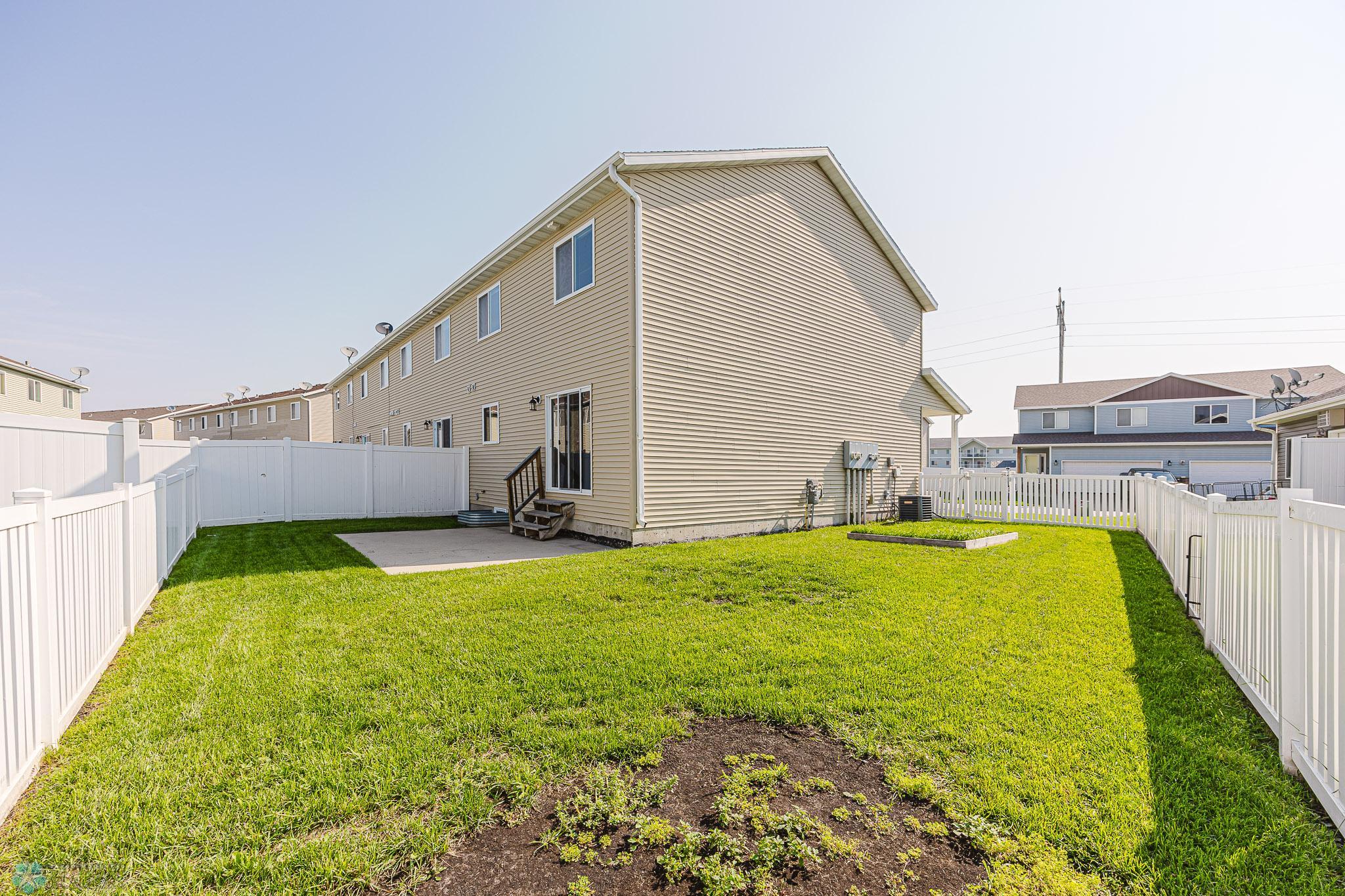 4285 Estate Dr S, Fargo, ND, 58104-33.jpg