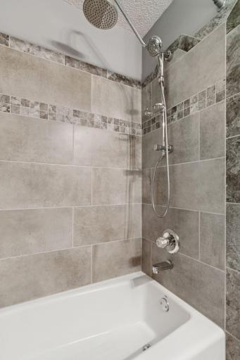7460 Windmill Drive, Chanhassen, MN 55317