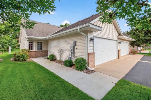 Fantastic one level living in Prior Lake! This two bedroom, one bathroom townhome is in a great location surrounded by walking trails, and has easy access to local shopping, restaurants, and entertainment.