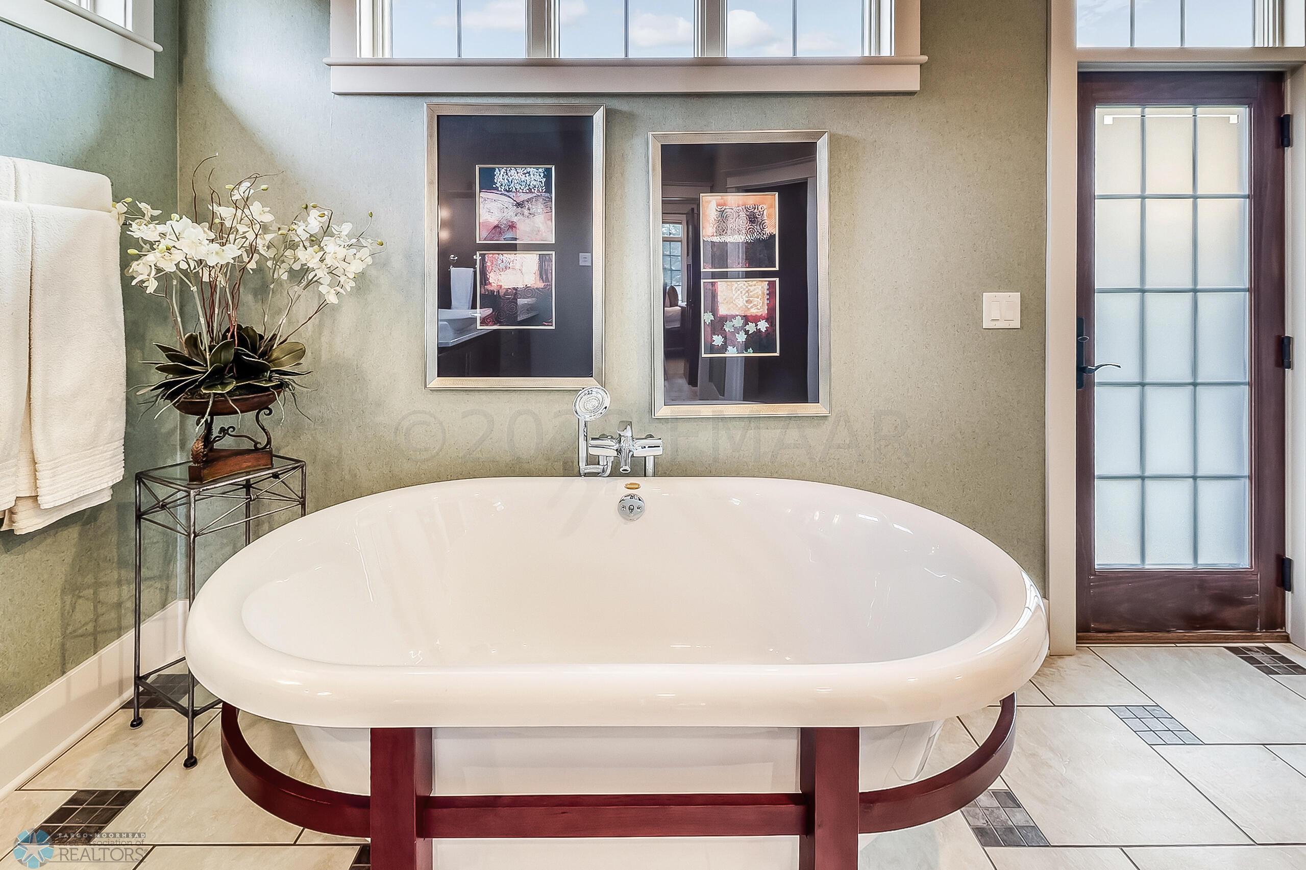 Primary Bathroom soaking tub